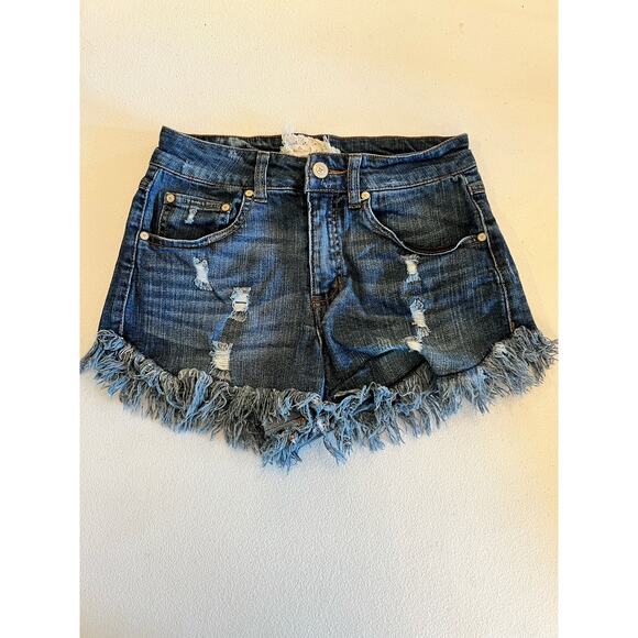 Altar’d State Junior's Blue Distressed Frayed Hem Denim Jean Shorts Size 27/5 - Picture 1 of 3